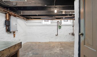 2703 Burham St, Airville, PA 15203