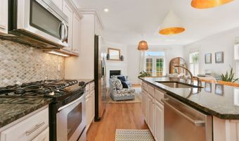 67 Thorpe St 67, Fairfield, CT 06824
