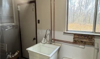 4250 S Main St, Akron, OH 44319