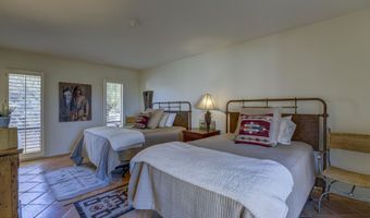 1049 N BOULDER Dr, Carefree, AZ 85377