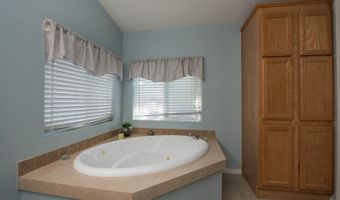 171 Leisure Park Cir, Santa Rosa, CA 95401