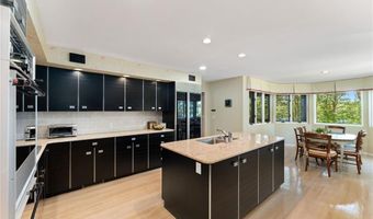 125 Woodruff Ave, Narragansett, RI 02882