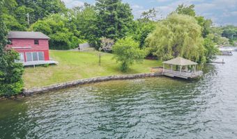 279 Candlewood Lake Rd, Brookfield, CT 06804