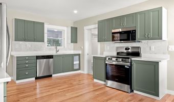 5 Bartlett St, Allenstown, NH 03275