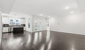 43032 STUARTS GLEN Ter 102, Ashburn, VA 20148