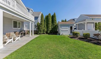 56 W 13th St, Avalon, NJ 08202