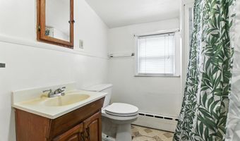 34 Gilbert Ave, Bloomfield, CT 06002