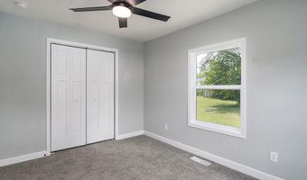 116 E Hadley St, Aurora, MO 65605