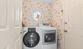 14 Cambridge Circle Ct, Ballwin, MO 63011