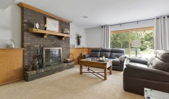 914 Scott St, Algonquin, IL 60102
