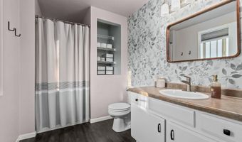 3333 N CASALOMA Dr 9, Appleton, WI 54913