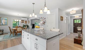 49 Hadlock Rd, Falmouth, ME 04105