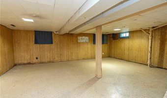1318 Irving St, Alexandria, MN 56308