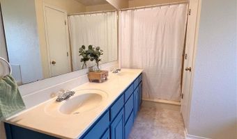 818 S OAK St, Archer City, TX 76351
