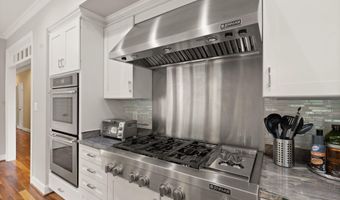 4226 40TH St N, Arlington, VA 22207