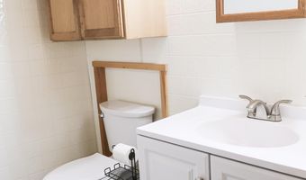2 Debras Pl, Augusta, ME 04330