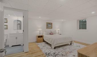 7 Clay St, Newport, RI 02840