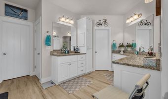 33389 S Coves Dr, Afton, OK 74331