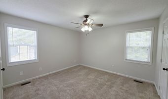 570 Remington Ln, Acworth, GA 30101