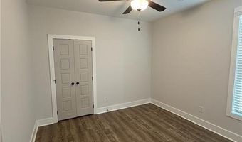 1249 FOX TAIL Ln, Opelika, AL 36801