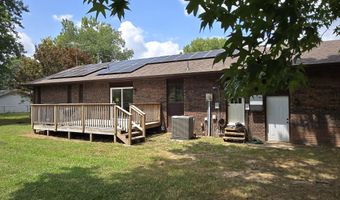 806 E Springfield St, Aurora, MO 65605