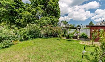 71 Clarence St, Cranston, RI 02910