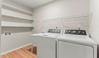 19 Parkplace N, Allen Park, MI 48101