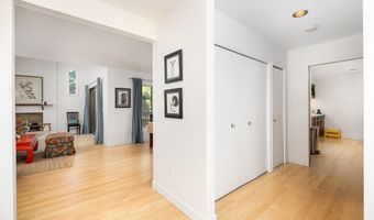 12 Haverhill Ct, Ann Arbor, MI 48105