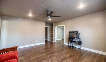 203 W Purdom Ave, Alvarado, TX 76009