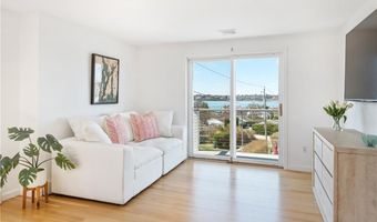 433 Wolcott Ave, Middletown, RI 02842