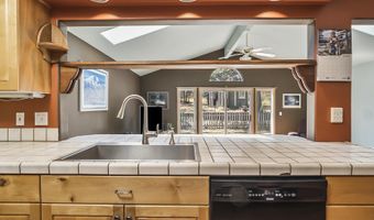 1115 NE Burnside Ave, Bend, OR 97701
