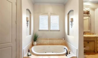18 Siesta Cir, Heath, TX 75032