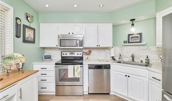1549 Whispering Creek Dr, Ballwin, MO 63021