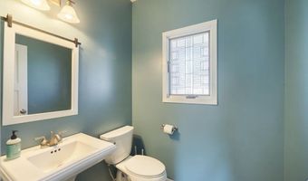 923 S 10th St, Adel, IA 50003