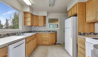 1558 E St, Anchorage, AK 99501