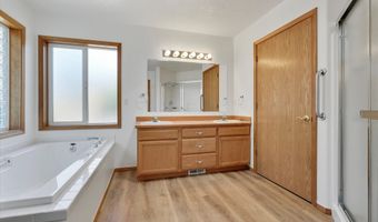 12997 SE LA CRESTA Dr, Milwaukie, OR 97222