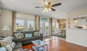 45 Crescent Rd, Middletown, RI 02842