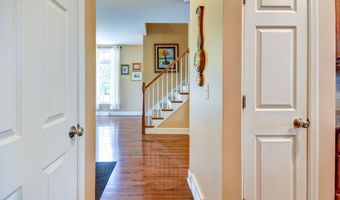 84 Andriana Ln, Albany, NY 12204