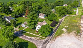 102 S Oak St, Arrowsmith, IL 61722