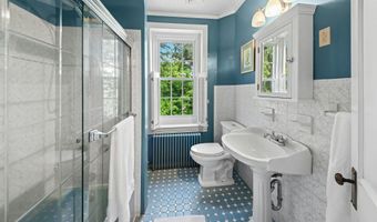 222 BASTIAN Ln, Allentown, PA 18104