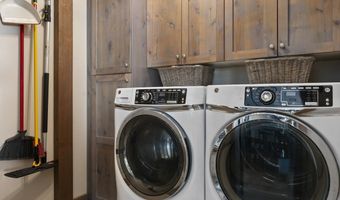 440 STRAWBERRY HILLS Dr, Bedford, WY 83112