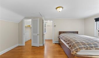 53 School St, Johnston, RI 02919