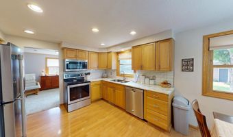 826 Minnie Maddern St, Albert Lea, MN 56007