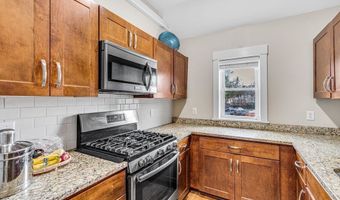 54 Loomis St 2202, Bedford, MA 01730