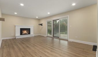 2003 E Lillian Ln, Arlington Heights, IL 60004