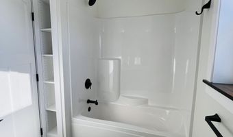 921 Willet St, Aberdeen, SD 57401