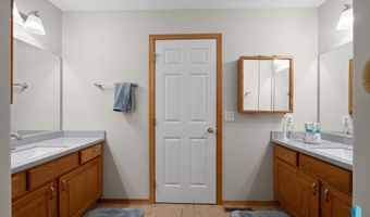 1012 E Magnolia Dr, Brandon, SD 57005