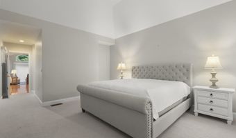 1 Hollyhock Knoll Ct 1, Bourne, MA 02532