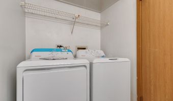 820 Red Coach Ln, Algonquin, IL 60102