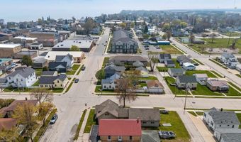 323 5TH St, Algoma, WI 54201